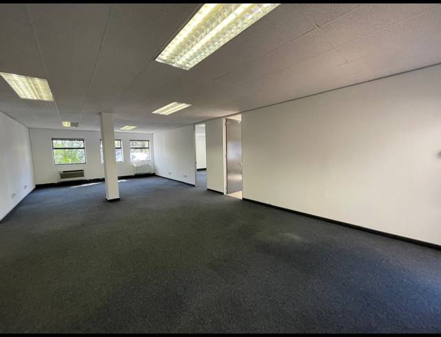 361M² OFFICE TO LET IN BRYANSTON